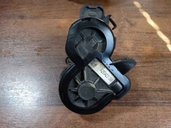 Oikean puolen käsijarrumoottori Mercedes W205 W253 image 2