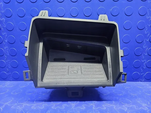 Panneau chargeur sans fil Audi A3 8Y OEM 8Y1864131 image 2