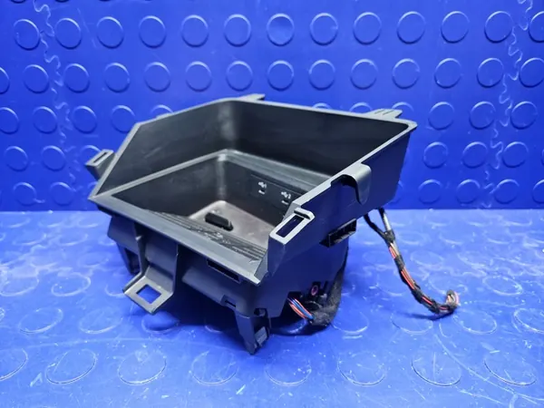 Panneau chargeur sans fil Audi A3 8Y OEM 8Y1864131 image 4