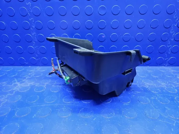 Panneau chargeur sans fil Audi A3 8Y OEM 8Y1864131 image 6