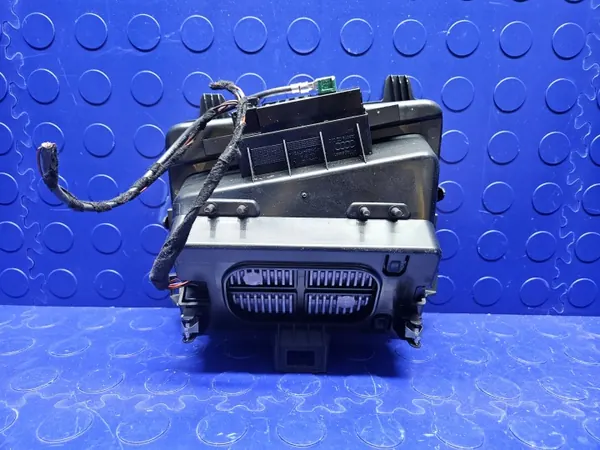 Panneau chargeur sans fil Audi A3 8Y OEM 8Y1864131 image 7