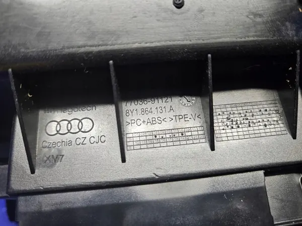 Panneau chargeur sans fil Audi A3 8Y OEM 8Y1864131 image 9