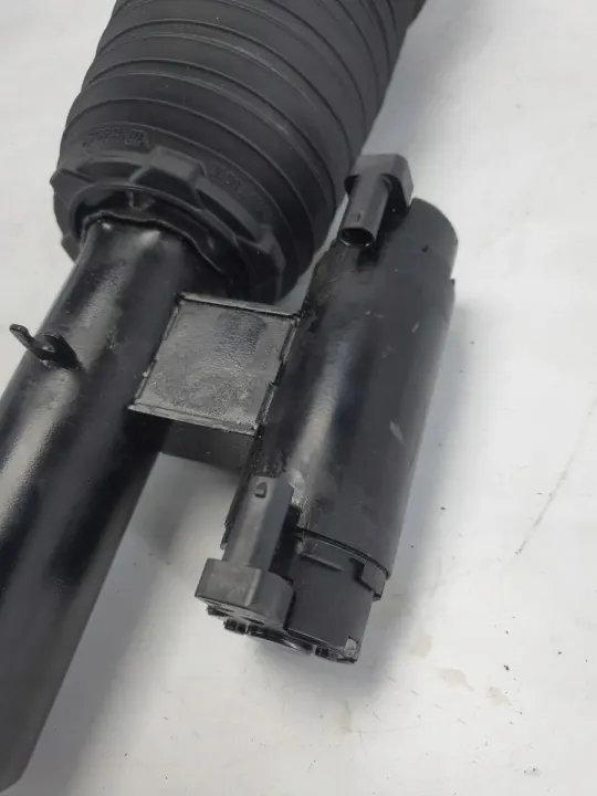 Taka-Vasen Jousitus OEM 755A1DBC701 BMW 7 G12 image 4