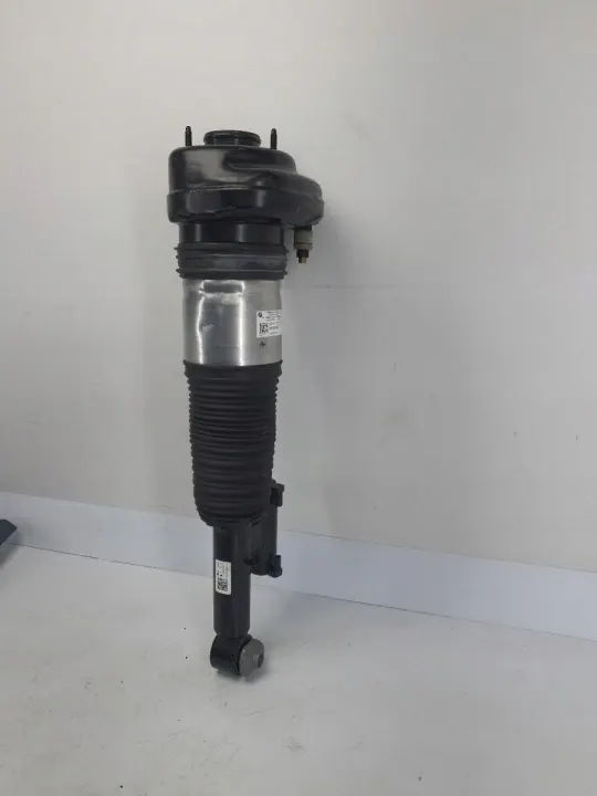 Taka-Vasen Jousitus OEM 755A1DBC701 BMW 7 G12 image 7