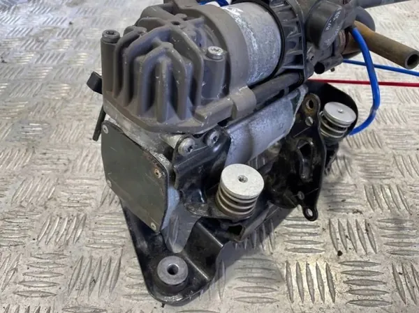BMW Luftfederungskompressor OEM G11 G12 image 4