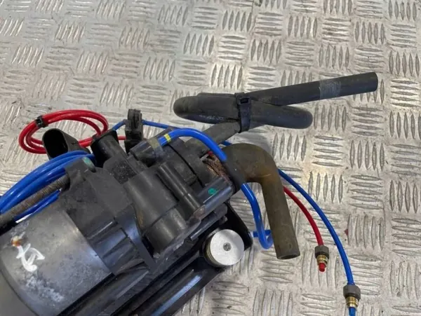 BMW Luftfederungskompressor OEM G11 G12 image 5