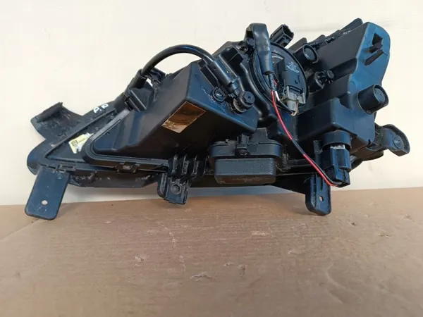 Hyundai Tucson Grill OEM 92202-D7600 Höger Halogen/LED image 10