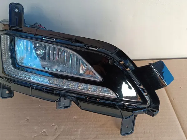 Hyundai Tucson Grill OEM 92202-D7600 Höger Halogen/LED image 3
