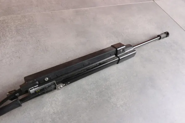 BMW OEM 7492521 Hydraulisk Bagageutrymmeaktuatör - Begagnad image 5