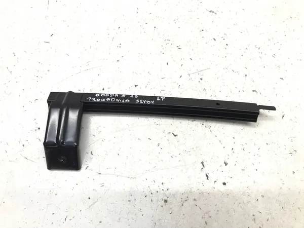 CHERY OMODA 5 C5 2025 Guidage de Fenêtre Avant Gauche OEM 551001229AA image 2