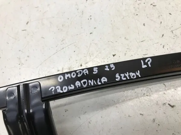 CHERY OMODA 5 C5 2025 Guidage de Fenêtre Avant Gauche OEM 551001229AA image 3