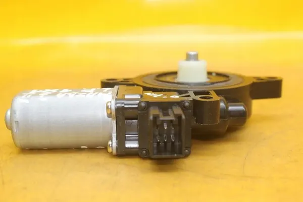 Motor de ventana delantero izquierdo Mazda 3 II D6515958XB image 6