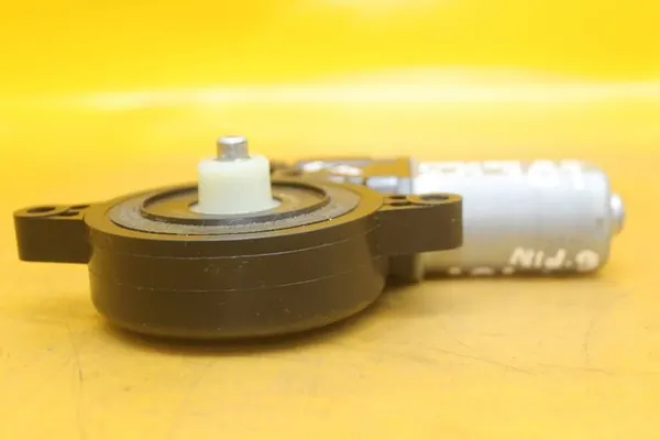 Motor de ventana delantero izquierdo Mazda 3 II D6515958XB image 7