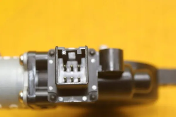 Motor de ventana delantero izquierdo Mazda 3 II D6515958XB image 9