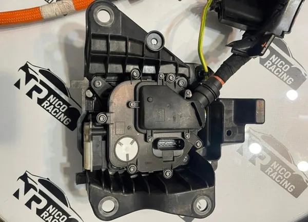 BMW X5 G05 Ladebuchse OEM 5B3A401 5A66038 image 4