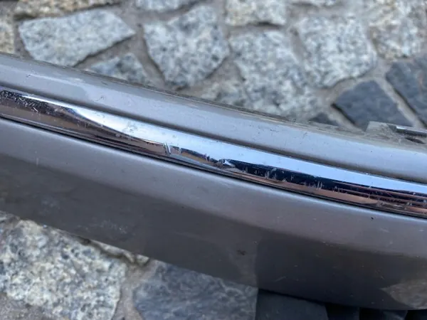 Mercedes 203 C-Klasse Chromleiste Stoßstange Vorne Links OEM 2038856121 image 3