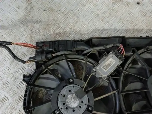 Ventilador AUDI A4 S4 A5 S5 RS5 Q5 8K0121207D image 2