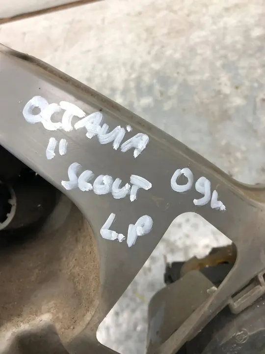 Farol Halógeno Esquerdo Skoda Octavia II LIFT 1Z0941701D image 8