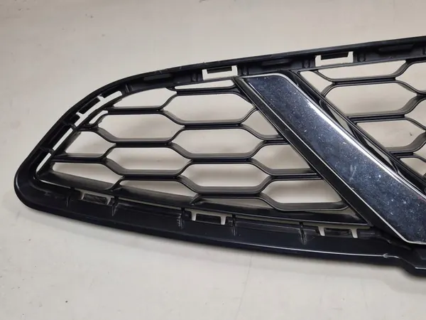 Nissan Micra Front Grill 62310-3HN0A image 2