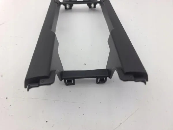 Tunnellockram OEM 116767A0 för Peugeot 208 II image 4