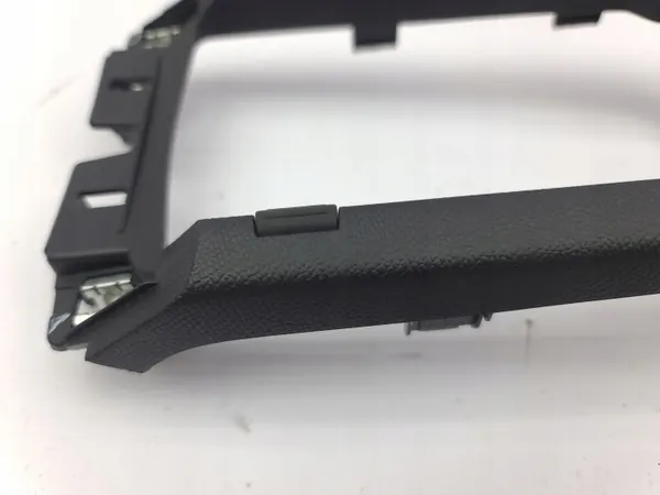 Tunnellockram OEM 116767A0 för Peugeot 208 II image 6
