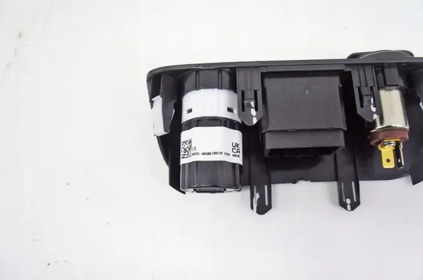 Hyundai Elantra VII USB-aanstekercontactdoos 96125-AA500 image 4