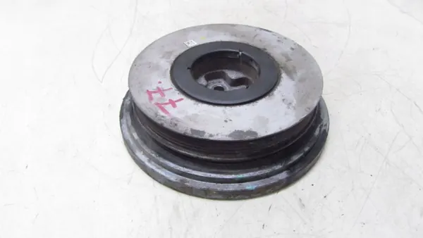 Mercedes W213 2.0D Kampiakselin hihnapyörä OEM A6540300003 image 3