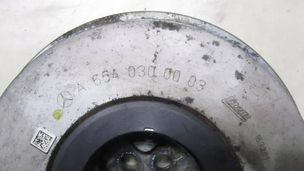 Mercedes W213 2.0D Kampiakselin hihnapyörä OEM A6540300003 image 4