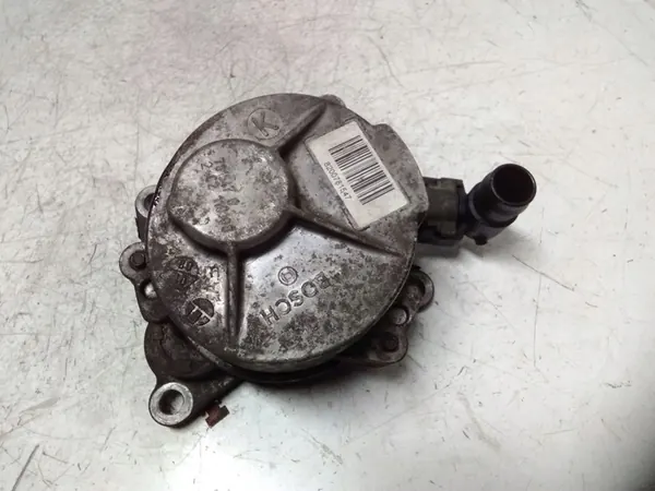 Imupumppu RENAULT TRAFIC II MINIBUS 2.0L diesel OEM 781547B image 2