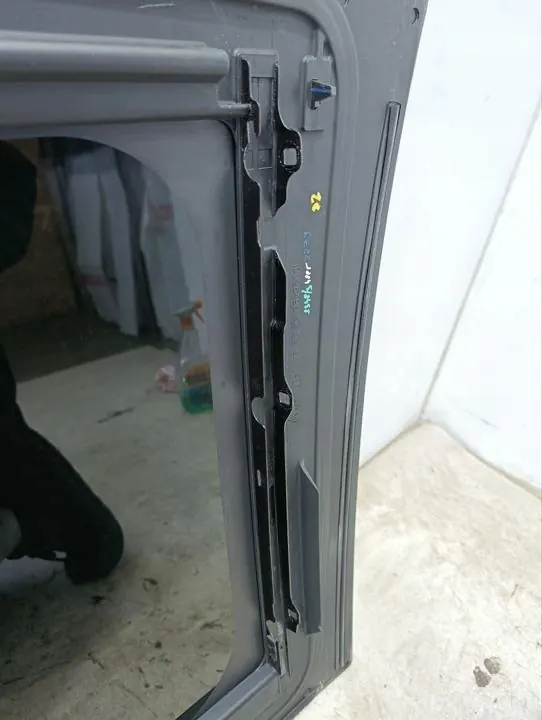 Porsche Panamera 971 Glas-Schiebedach OEM 10028496 image 3