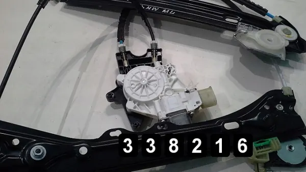 Régulateur de vitre BMW M4 OEM AM-338216 Occasion image 3