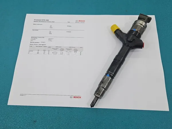Toyota Avensis II T25 2.0 D4D Einspritzdüse OEM 23670-0G010 image 2