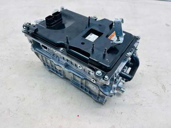 OEM OYT25453 Onduleur pour Toyota Corolla Cross 2.0 Hybride image 3