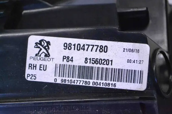 Peugeot 3008 II 2017 Luz Trasera de Maletero Derecha image 5