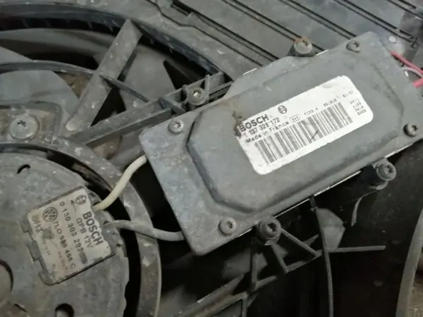 Correa delantera VW TOUAREG OEM 7L0121203F - Usada image 3