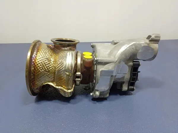 Turbo Audi SQ8 OEM 0P2145702H - Usado image 3