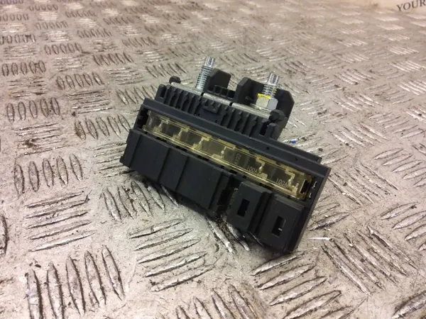 Nissan batterij relais zekering OEM 240115FP68 image 3