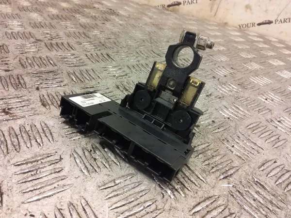 Nissan batterij relais zekering OEM 240115FP68 image 6