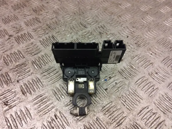 Nissan batterij relais zekering OEM 240115FP68 image 7