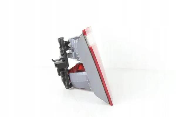 BMW F25 X3 Luz trasera de maletero izquierda OEM 7217309 image 2