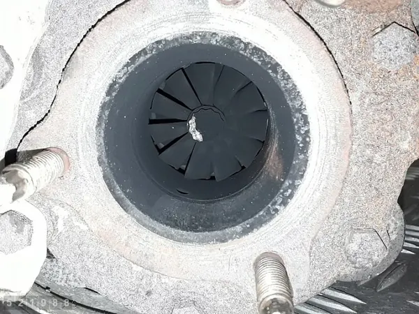 Turbocompresor Toyota usado OEM 172010R011 para Corolla 2006 image 8