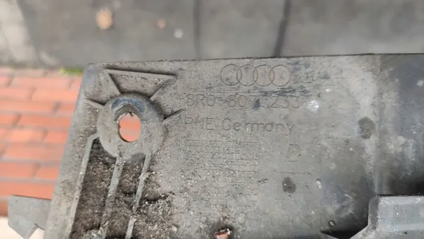 AUDI Q5 8R Tampa de Parachoque Dianteiro 8R0807233 image 7