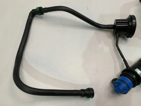 Bouchon AdBlue Mercedes OEM A2534708800 pour GLC W253 image 4