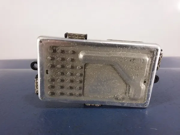 Porsche Gebläsewiderstand OEM 97062442302 - Gebraucht image 2