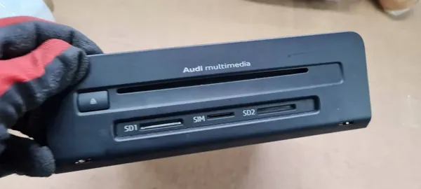 Lecteur de cartes multimédia Audi OEM 8W0035192C image 6