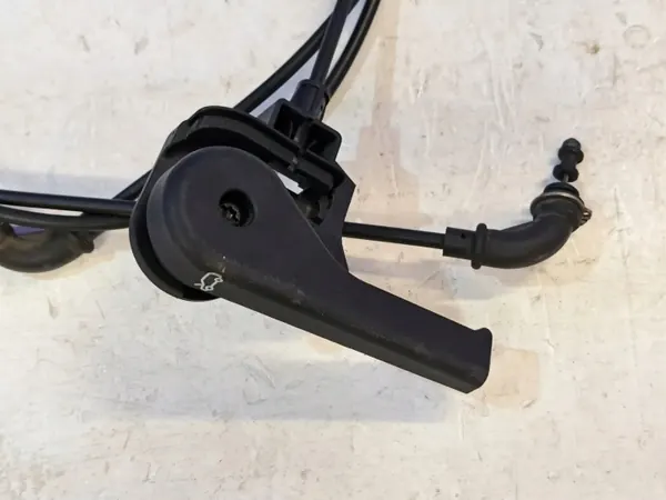 Poignée d'ouverture capot Jaguar XE OEM GX7316C656BC image 3