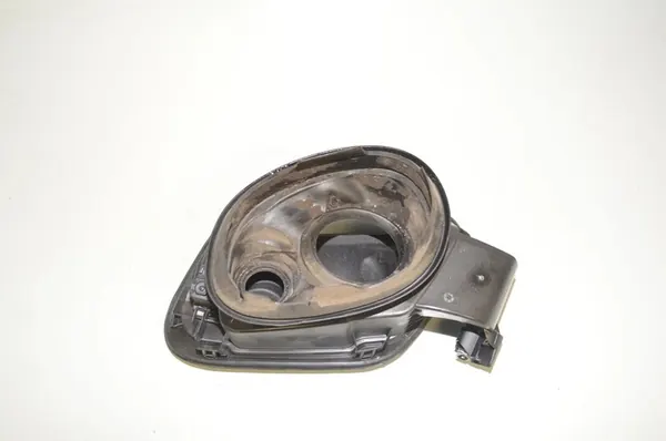 Capuchon de réservoir BMW F40 2.0L 2022 OEM 51717454410 image 3