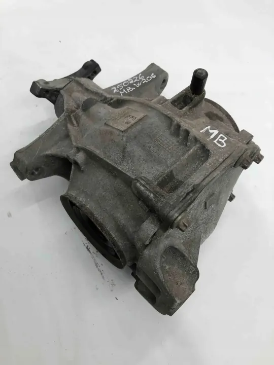 Reductor trasero MERCEDES-BENZ C (W206) A2233510200 image 4