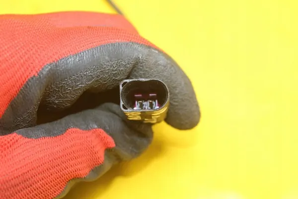 Sensor de Temperatura VW Bora Golf IV 2.0 B OEM 06A906088 image 4