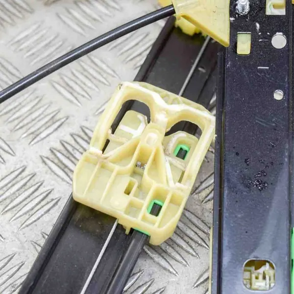 Elevador de vidro porta traseira direita SKODA OCTAVIA III 5E0837461B image 5